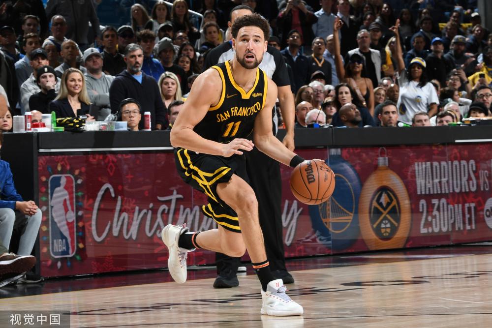 王治郅：以前规定中锋不能投三分 没有过时的技术