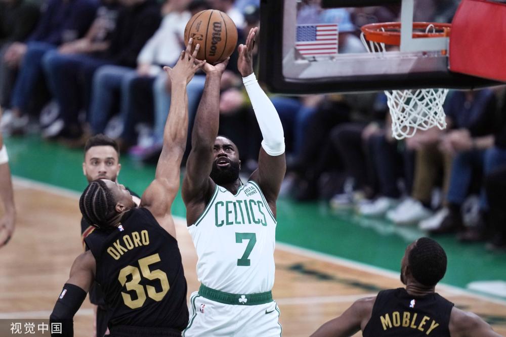 记者：热刺26岁以色列边锋所罗门外租水晶宫，已提交交易单